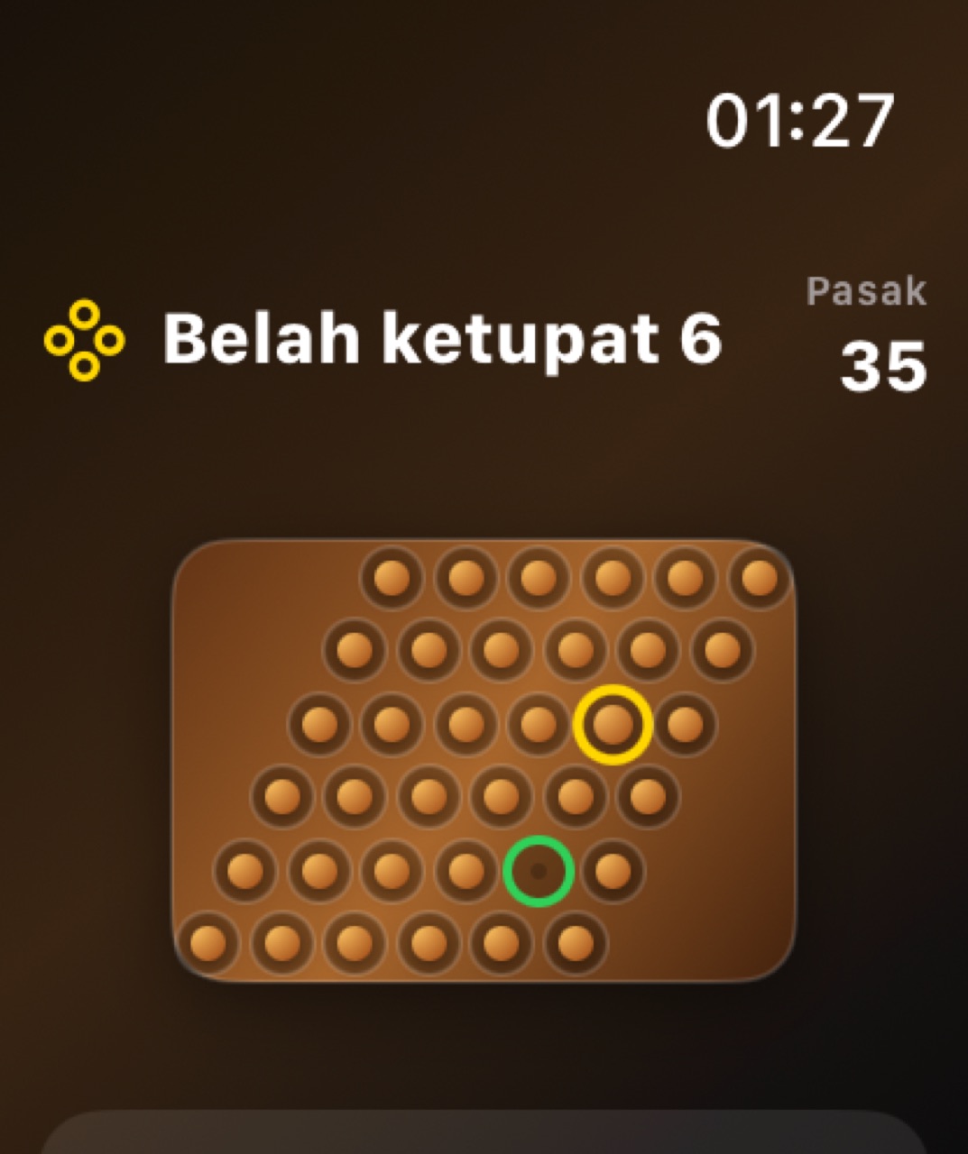 Wood Peg Solitaire watchos App Store screenshot 4