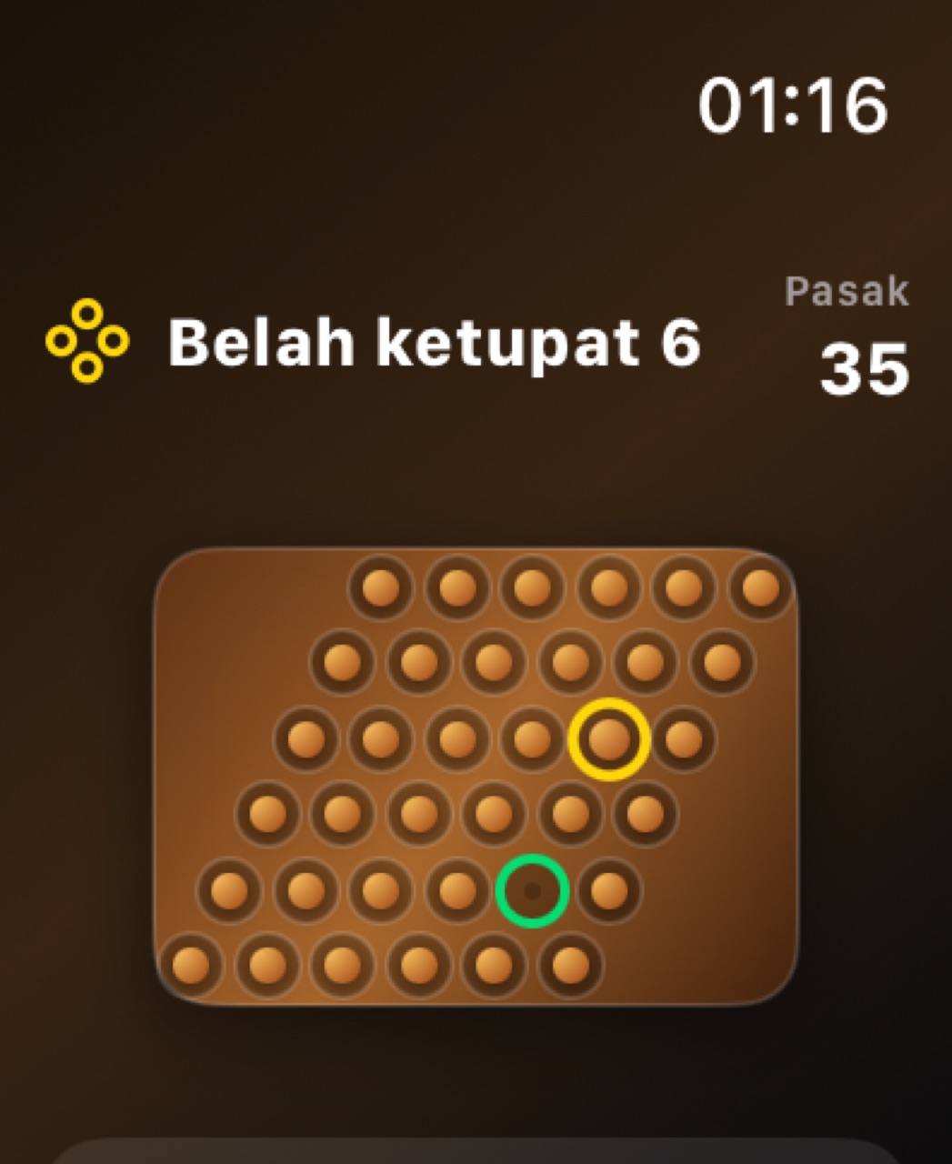 Wood Peg Solitaire watchos App Store screenshot 3