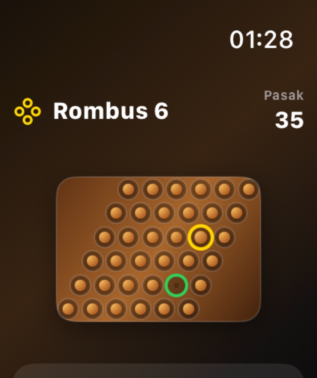 Wood Peg Solitaire watchos App Store screenshot 4