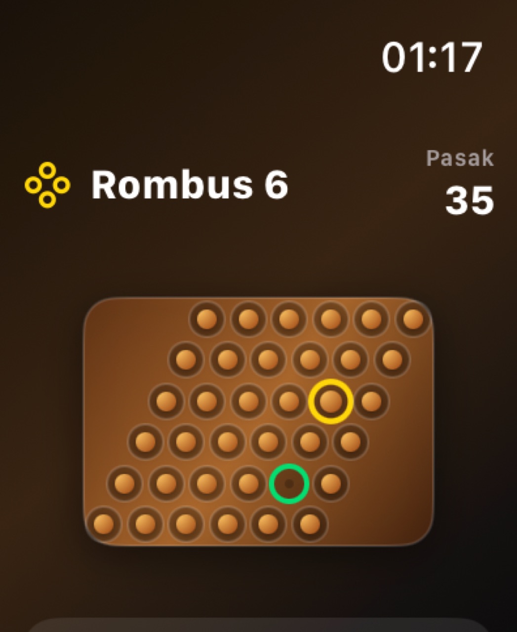 Wood Peg Solitaire watchos App Store screenshot 3