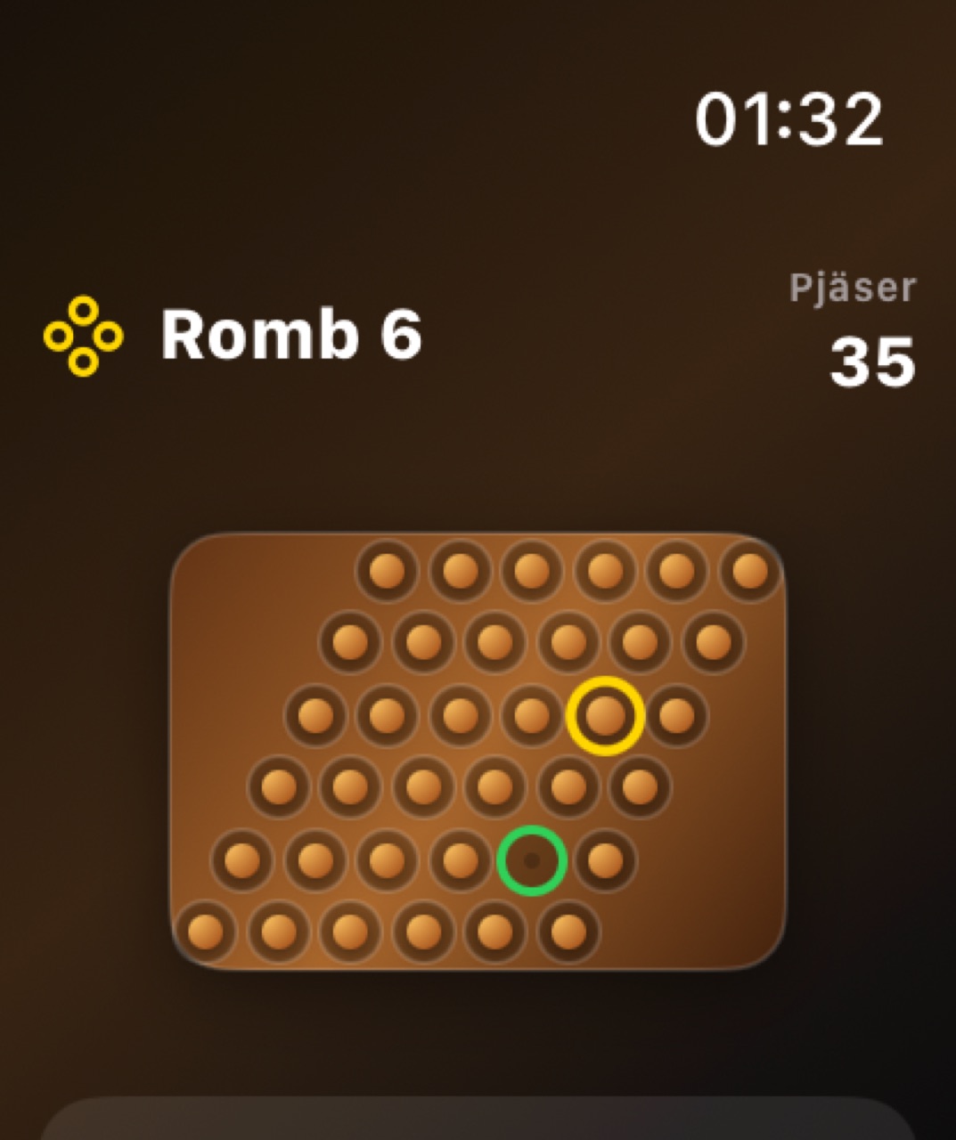 Wood Peg Solitaire watchos App Store screenshot 4